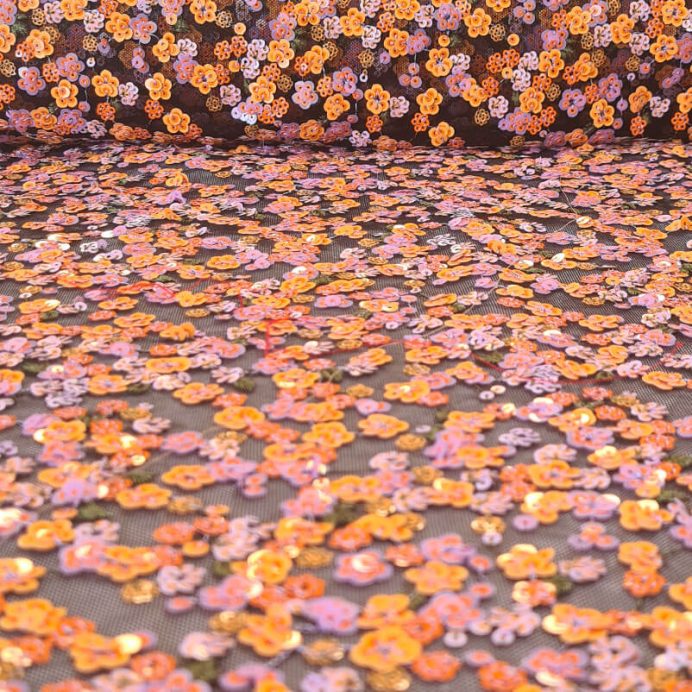 Tela de Tul con Lentejuelas en forma de Flores Malvas y Mostazas (ancho 1,25M)