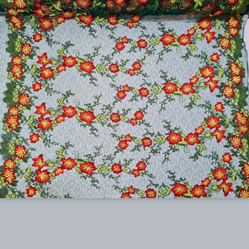 Tela de Tul Azul con Encajes de Flores Bordados en Rojo y Verde (ancho 1,50M) - Imagen 3