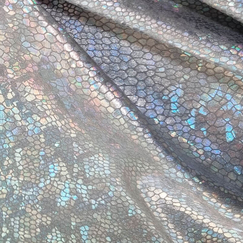 Tela de Punto Lamé Serpiente en Plata con Efecto Holográfico (ancho 1,50M) - Imagen 2