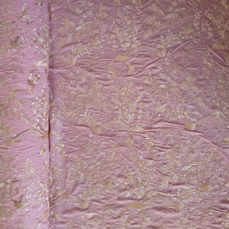Tela de Viscosa Mantón de Manila Rosa Bebé con Bordado Beige (ancho 1,45M)