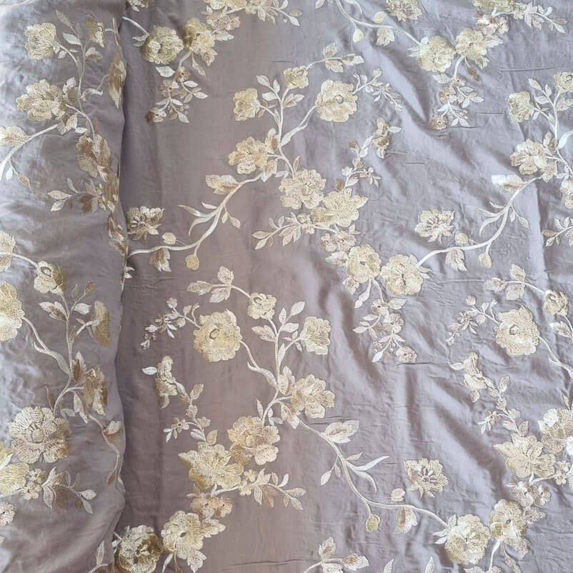 Tela de Viscosa Mantón de Manila Gris con Bordado Flores Beige (ancho 1,45M)