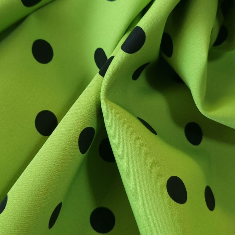 Tela Bielástica Verde Pistacho con Lunares Negros de 1,5cm (ancho 1,50M) - Imagen 2