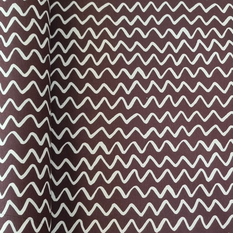Tela de Mantelería Resinada Antimanchas Burdeos Oscuro Olas (ancho 1,40M)