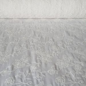 Tela de Popelín Algodón Bordado Perforado Cruda (ancho 1,45M)