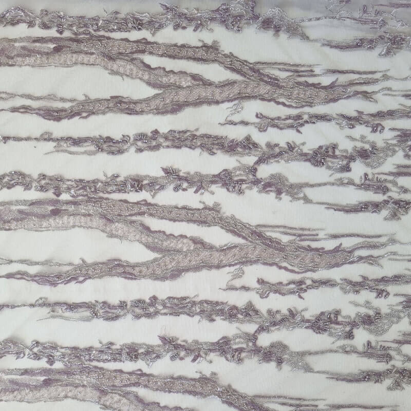 Tela de Tul Malva Bordada con Pedrería y Blondas (Ancho 1,33M) - Imagen 2