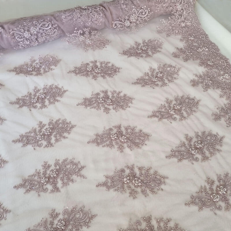 Tela de Tul Malva Bordada con Pedrería y Blondas (Ancho 1,27M) - Imagen 2