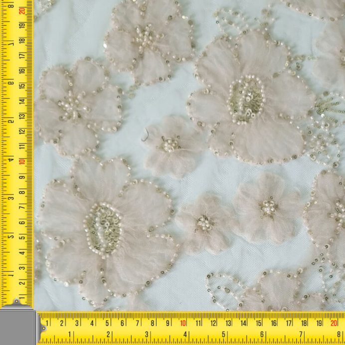 Tela de Tul Nude con Relieve en Flor Lentejuelas y Pedrería (ancho 1,68M) - Imagen 4