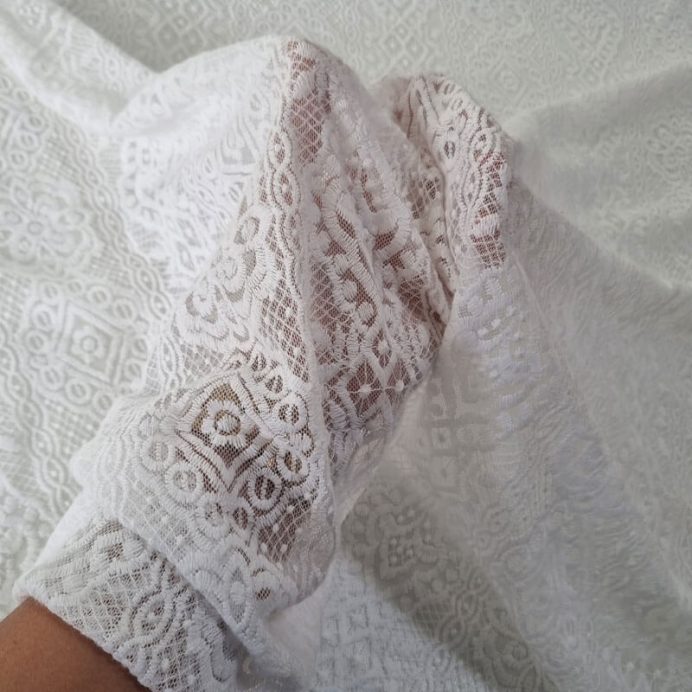 Tela de Tul Blanca Bordada con Blondas (ancho 1,40M) - Imagen 2