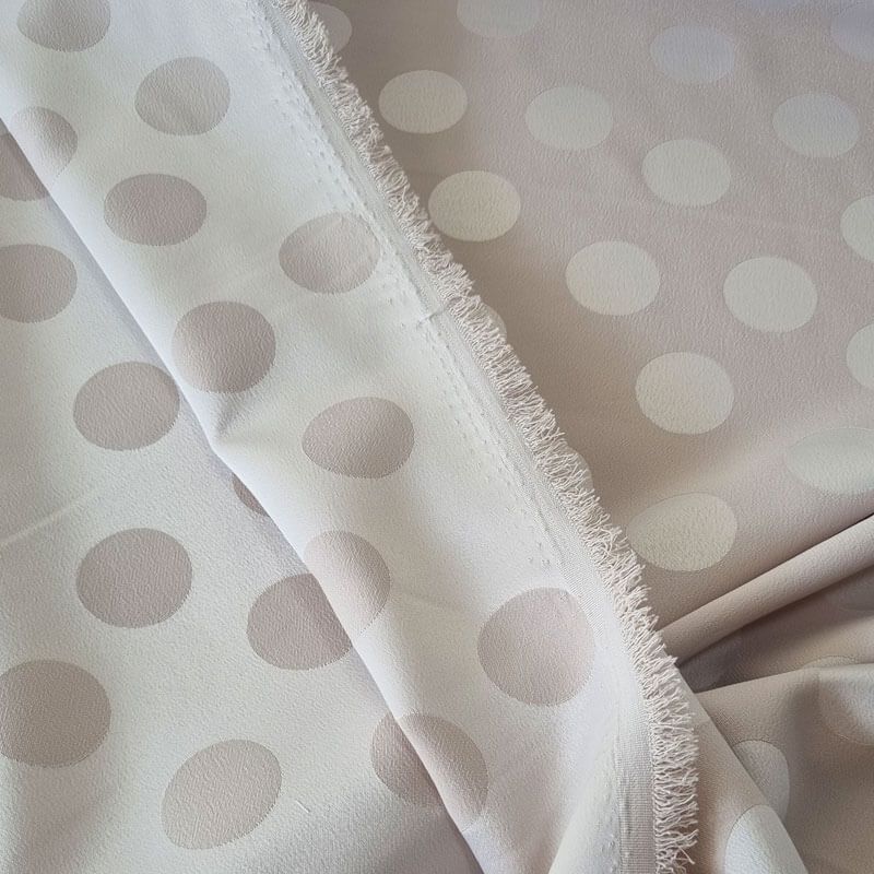 Tela de Satén Jacquard Beige Lunares 3cm Reversible (ancho 1,45M) - Imagen 3
