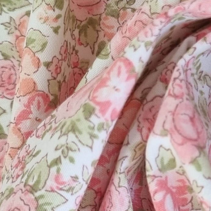 Tela de Popelín Blanca 100% Algodón Flores Rosas (ancho 1,50M) - Imagen 2