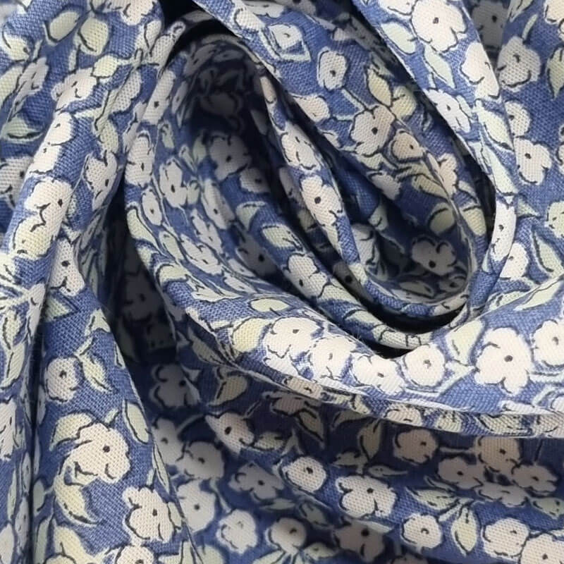 Tela de Popelín Azul 100% Algodón Flores Crudas (ancho 1,50M) - Imagen 2