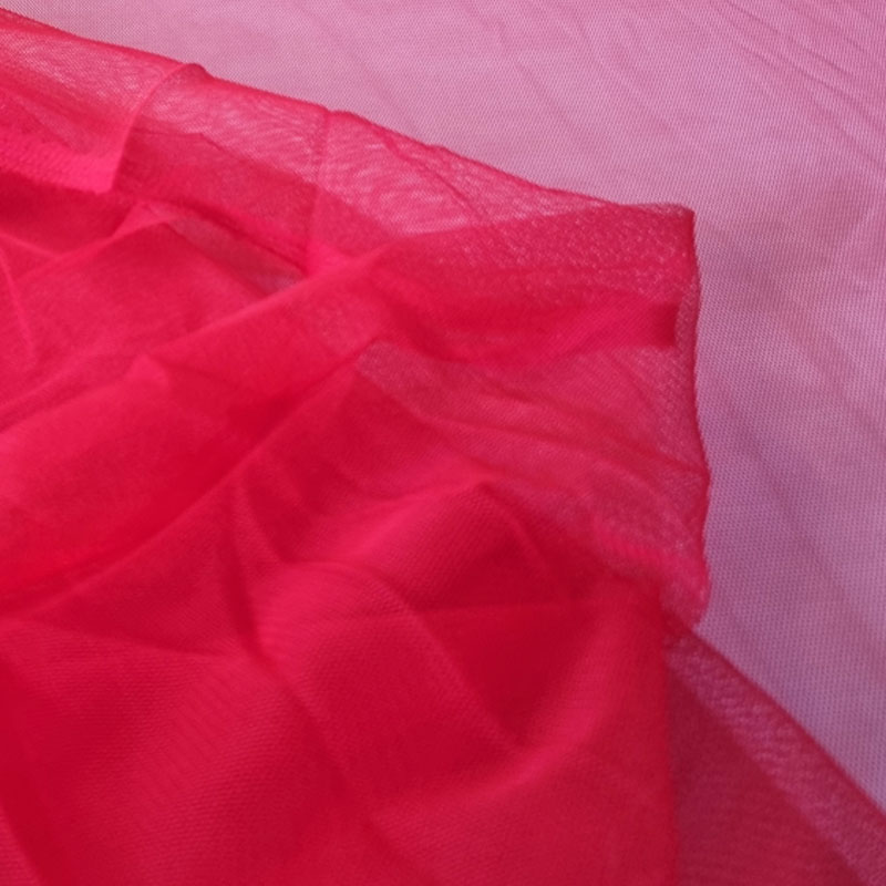 Tela de Tul Sedoso Roja Flamenca (ancho 1,60M) - Imagen 3