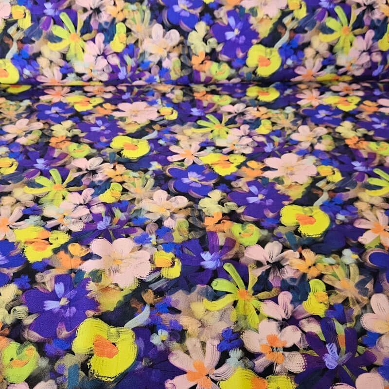 Tela de Viscosa Morada Flores flúor (ancho 1,45M)