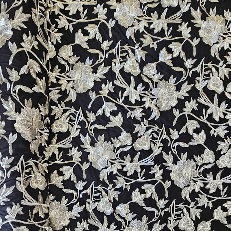 Tela de Mantón de Manila Negro con Bordado Beige (ancho 1.40M)