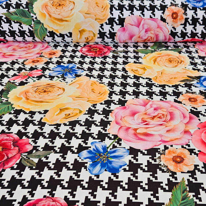 Tela de Crep Koshibo Blanca Pata de Gallo y Rosas (ancho 1,48M)