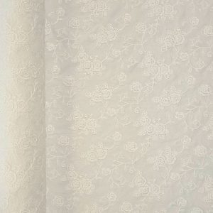Tela de Popelín Algodón Beige Perforada y Bordada Nácar (ancho 1,45M)