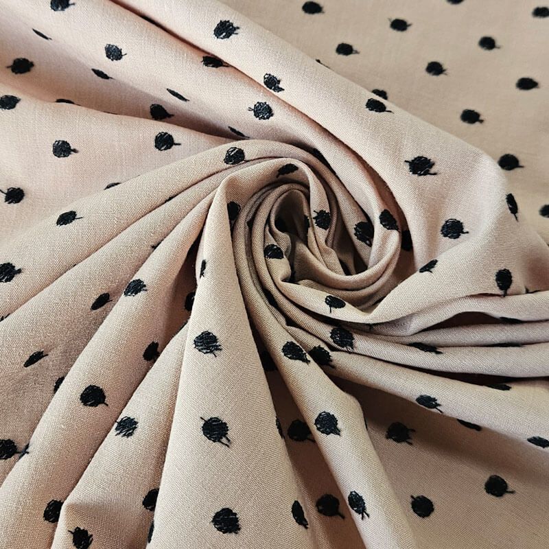 Tela de Popelín Beige Tostado Algodón Plumetis Lunares Negros Bordados (ancho 1,50M) - Imagen 2