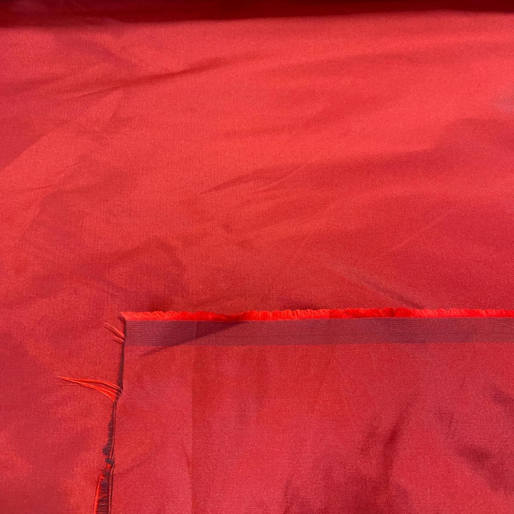 Tafetán Rojo con Trama Negra (Ancho 1,45M) - Imagen 2