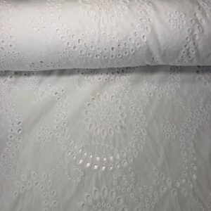 Tela Perforada Blanca con Motivos Circulares (Ancho 1,45M)
