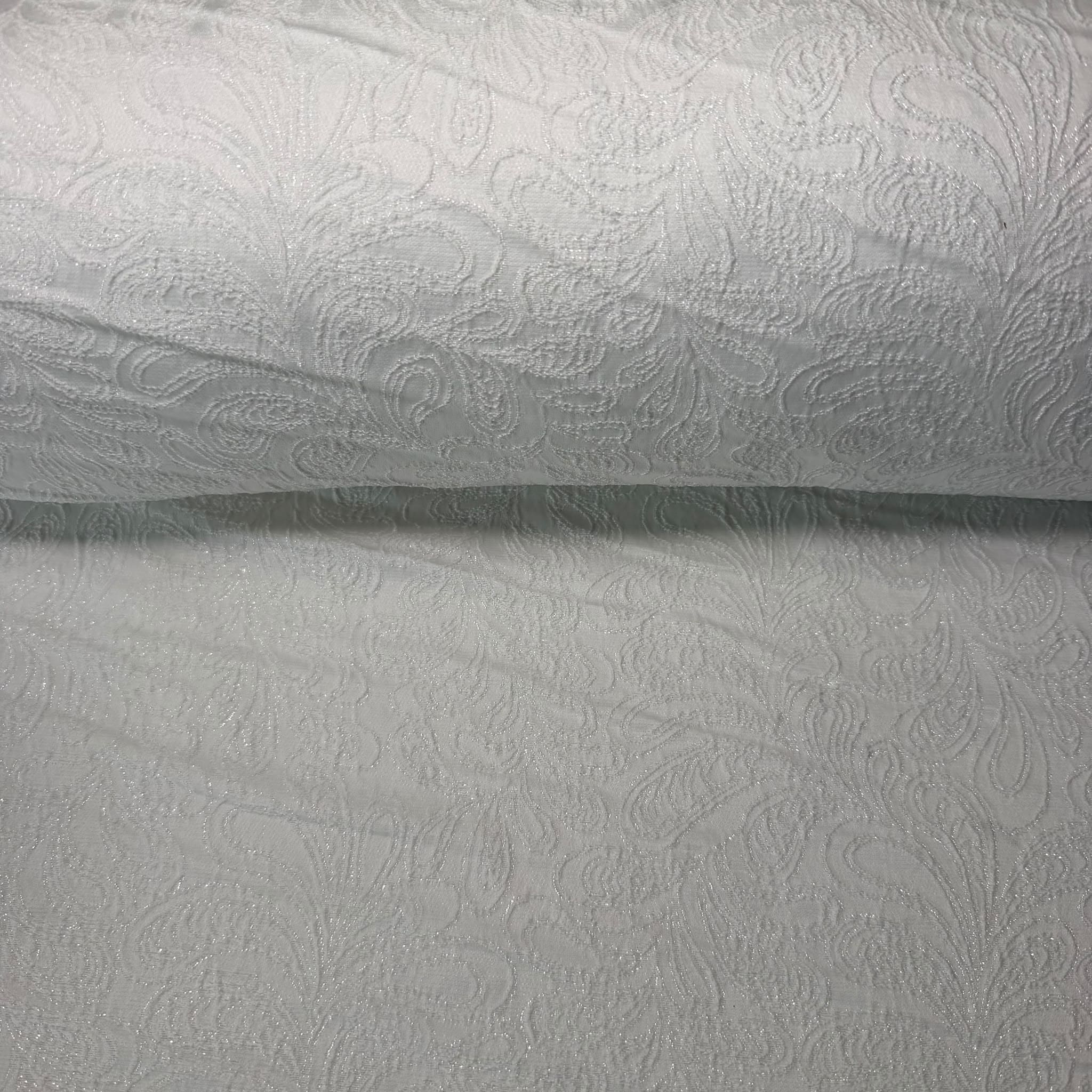 Jacquard Floral con Brillo de Hilos Metalizados (Ancho 1,50M)
