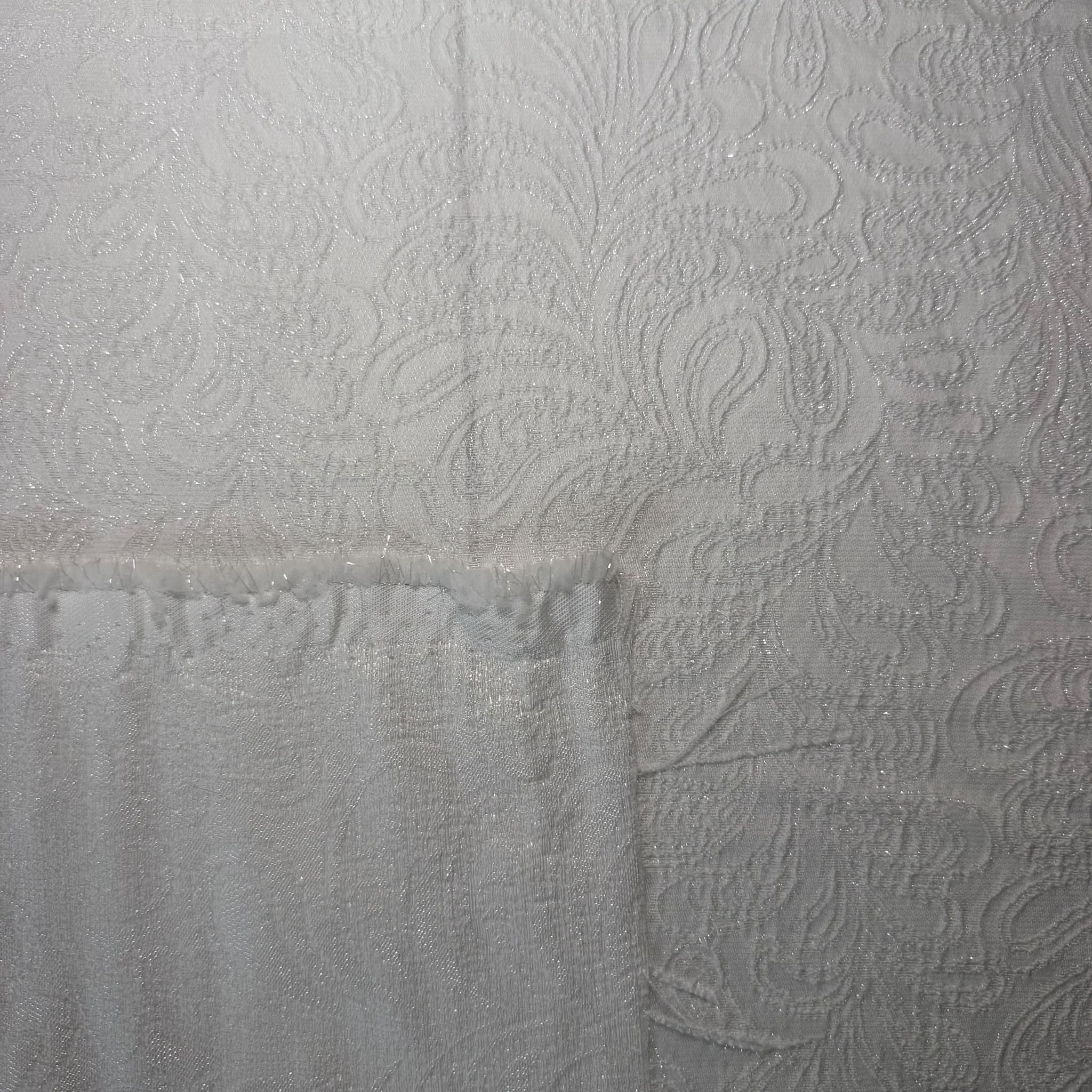 Jacquard Floral con Brillo de Hilos Metalizados (Ancho 1,50M) - Imagen 2