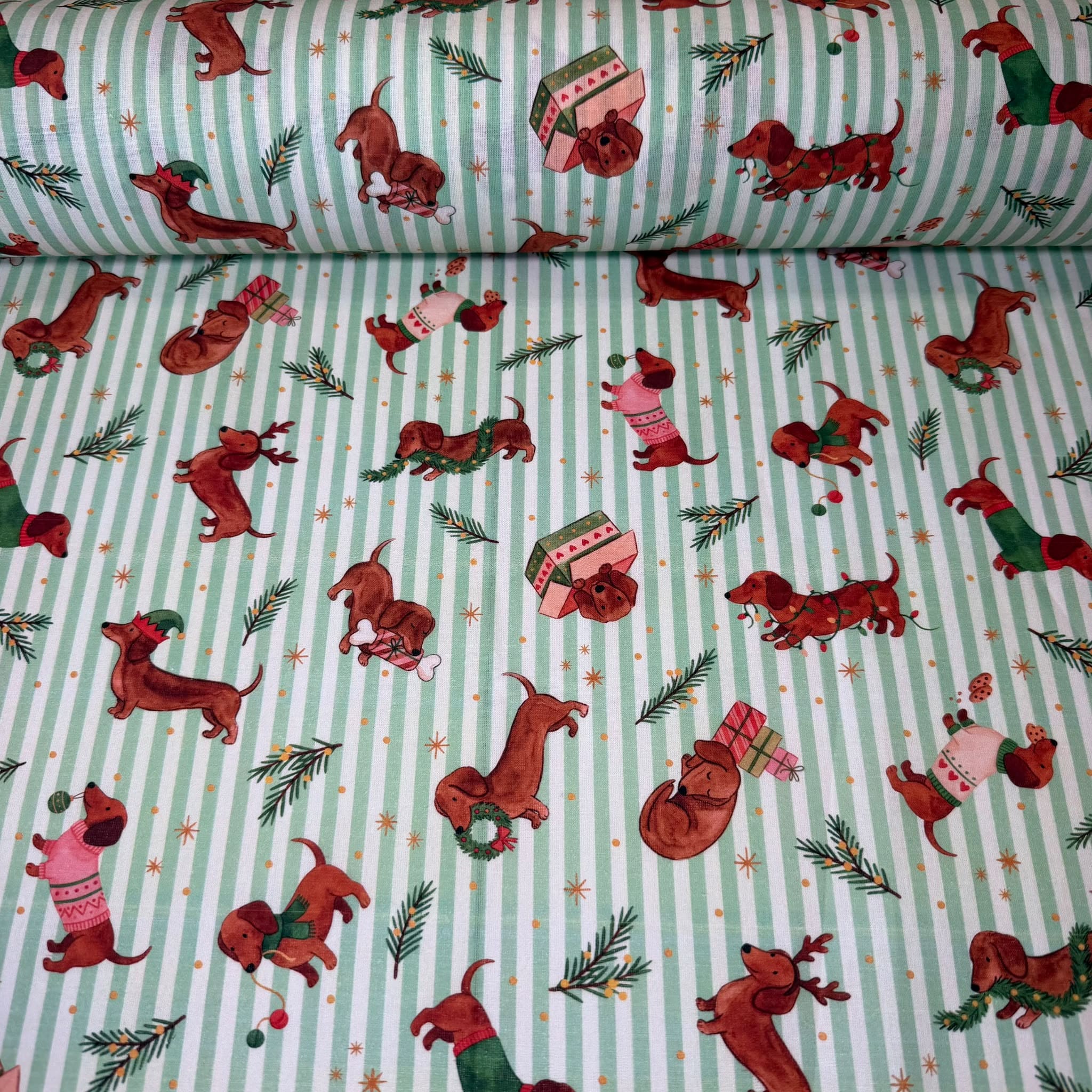 Popelín de Algodón Navidad Dulces Perritos (Ancho 1,50M)