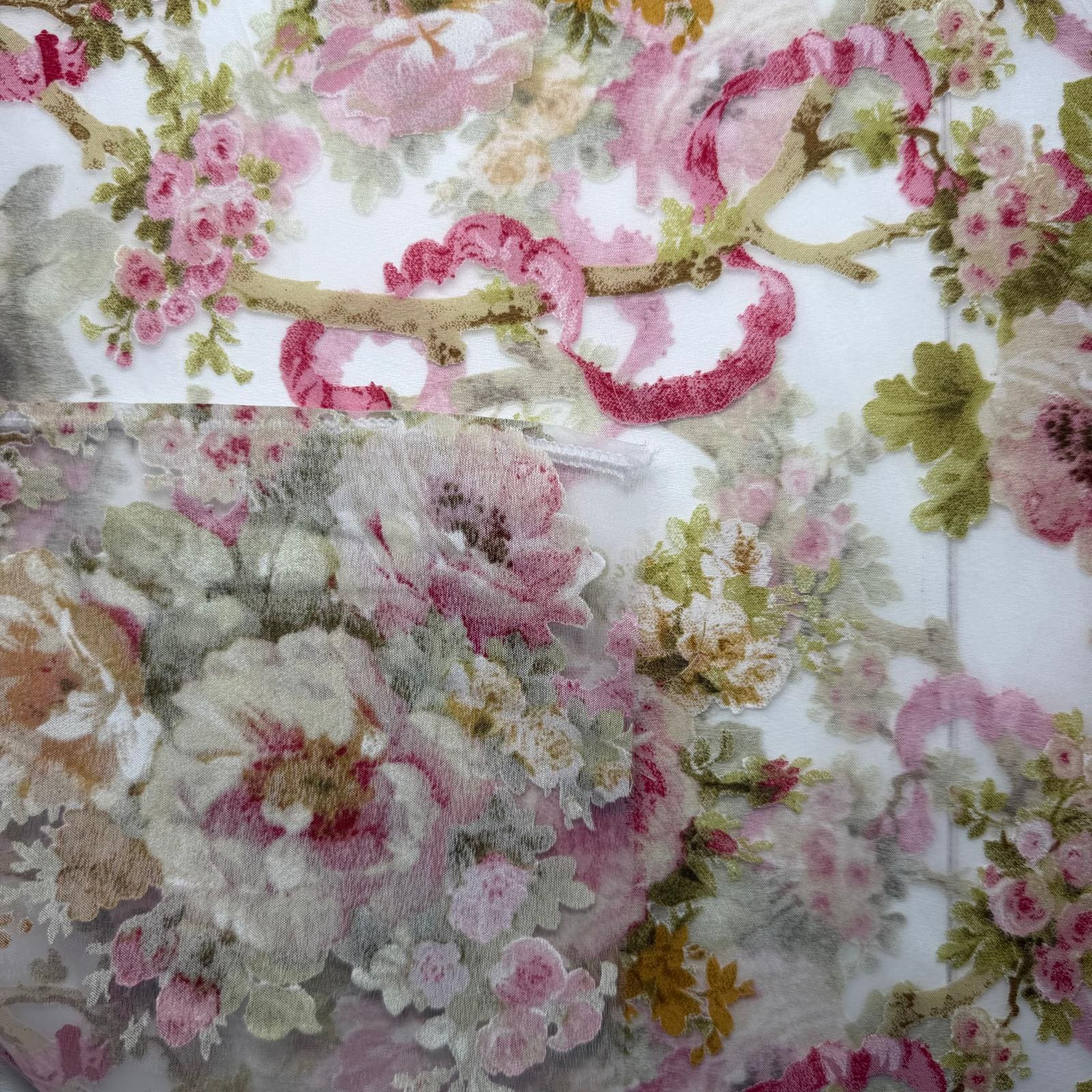 Tela de Visillo Transparencias con Rosas (Ancho 2,60M) - Imagen 3