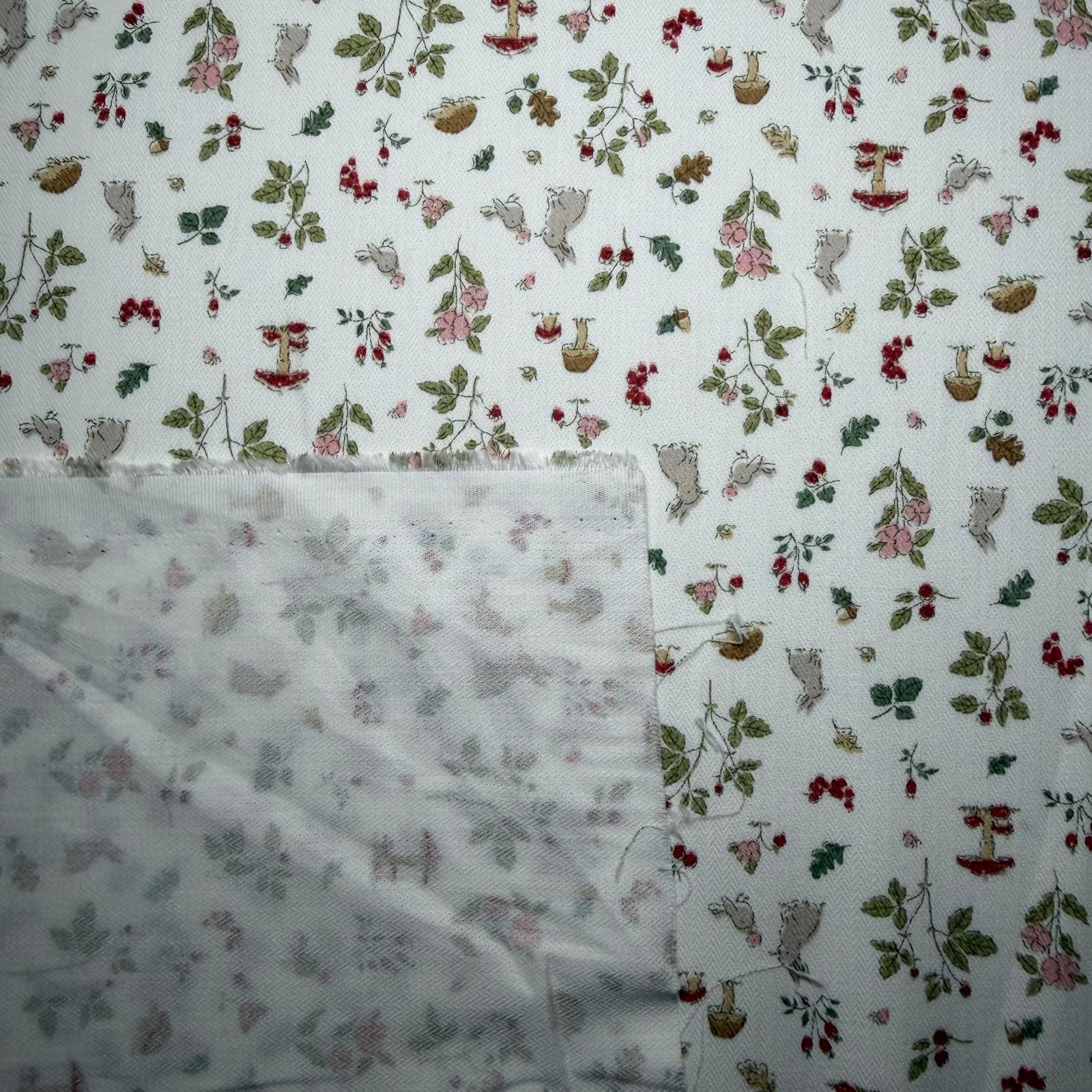Tela de Villela Motivos Conejitos Crudo (Ancho 1,50M) - Imagen 3
