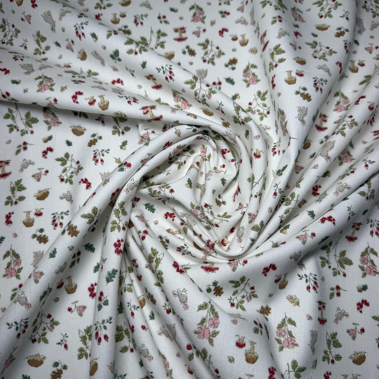 Tela de Villela Motivos Conejitos Crudo (Ancho 1,50M) - Imagen 2