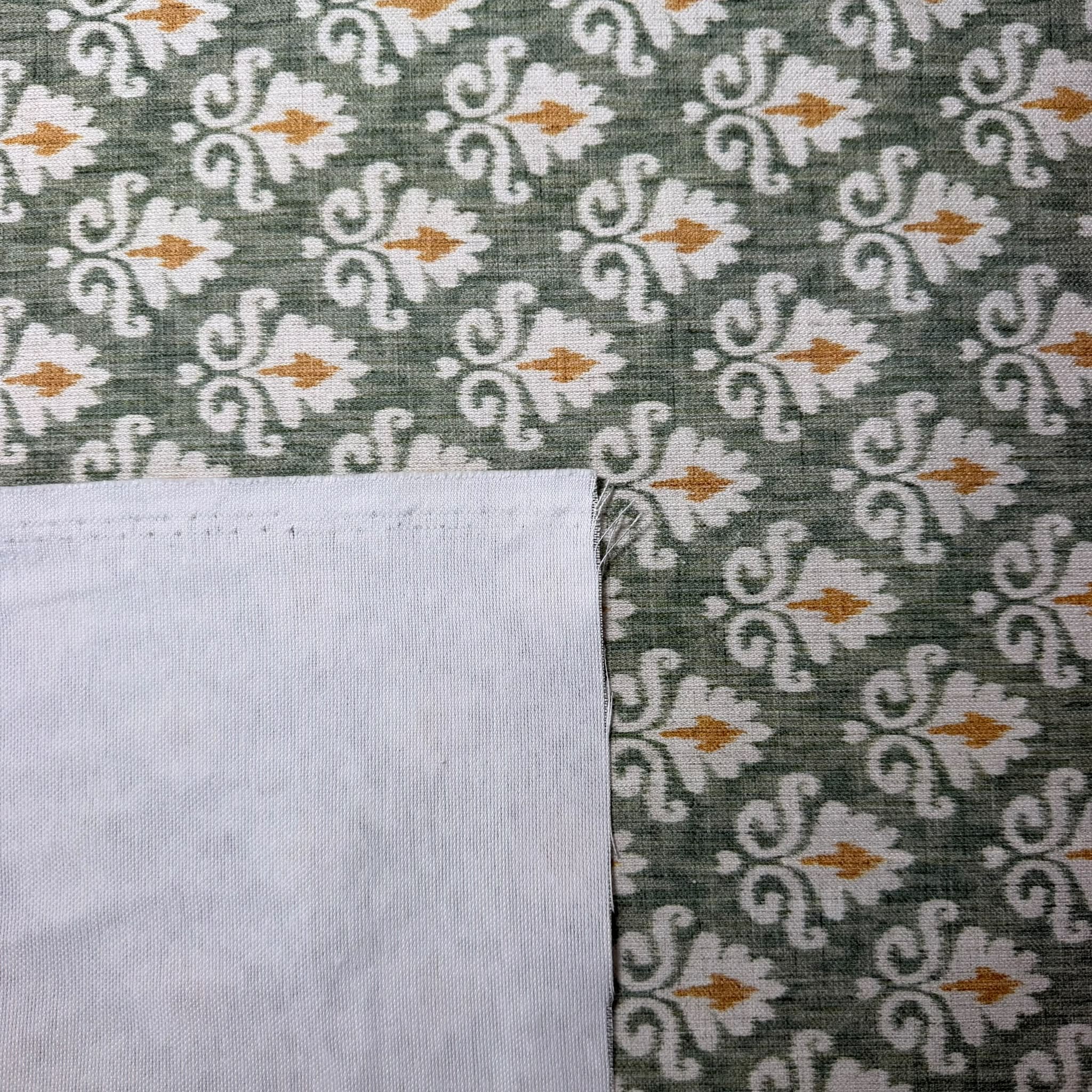 Tela de Half Panamá Verde Hoja con Flor Blanco Roto (Ancho 1,40M) - Imagen 3