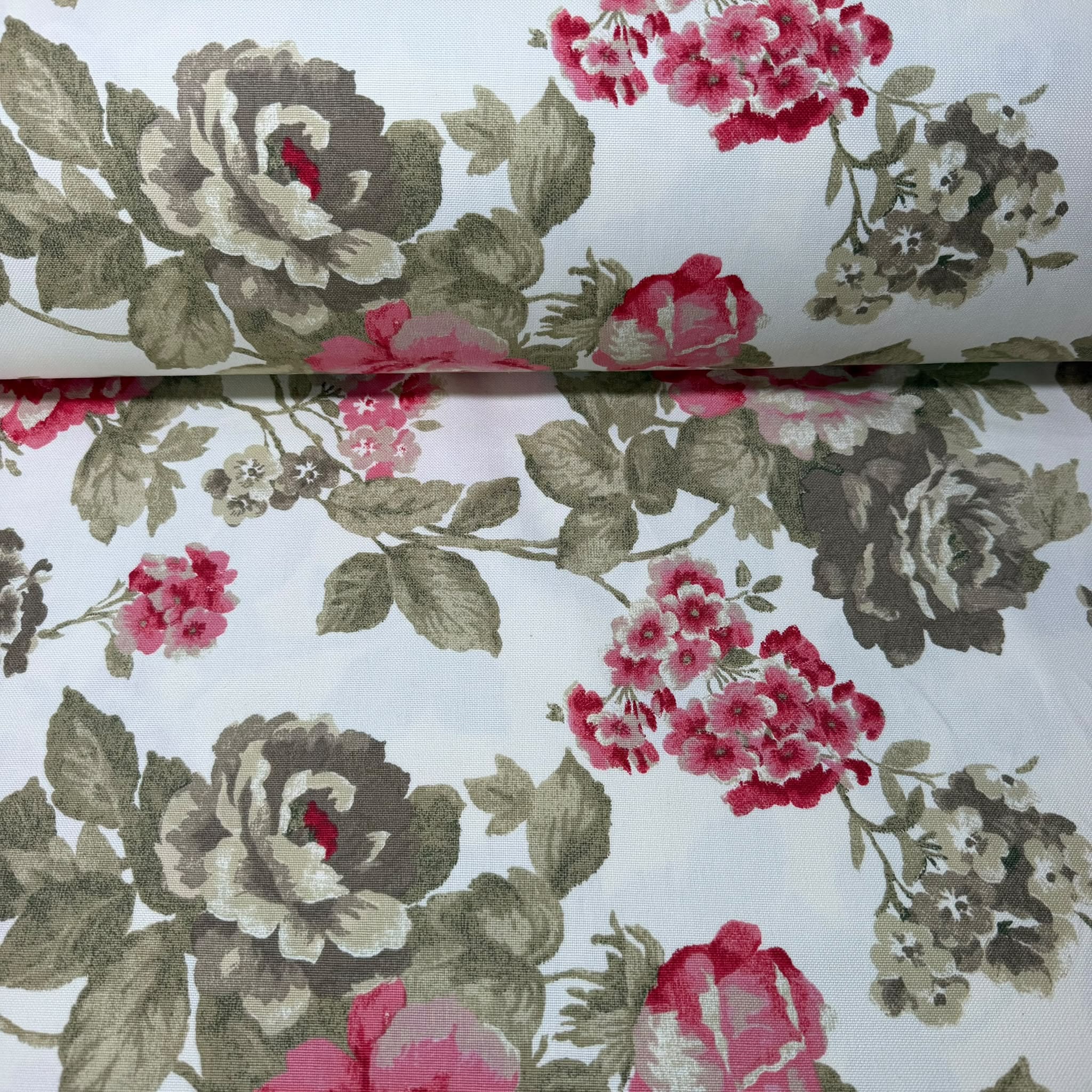 Tela de Half Panamá Floral Rosa sobre Fondo Crudo (Ancho 1,40M)