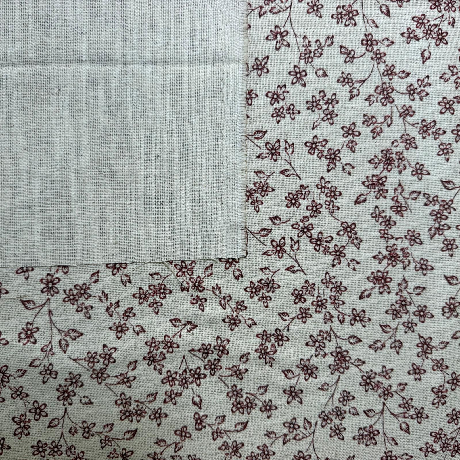 Tela de Half Panamá Lino Algodón Flor Pequeña Granate sobre Fondo Crudo (Ancho 2,80M) - Imagen 3